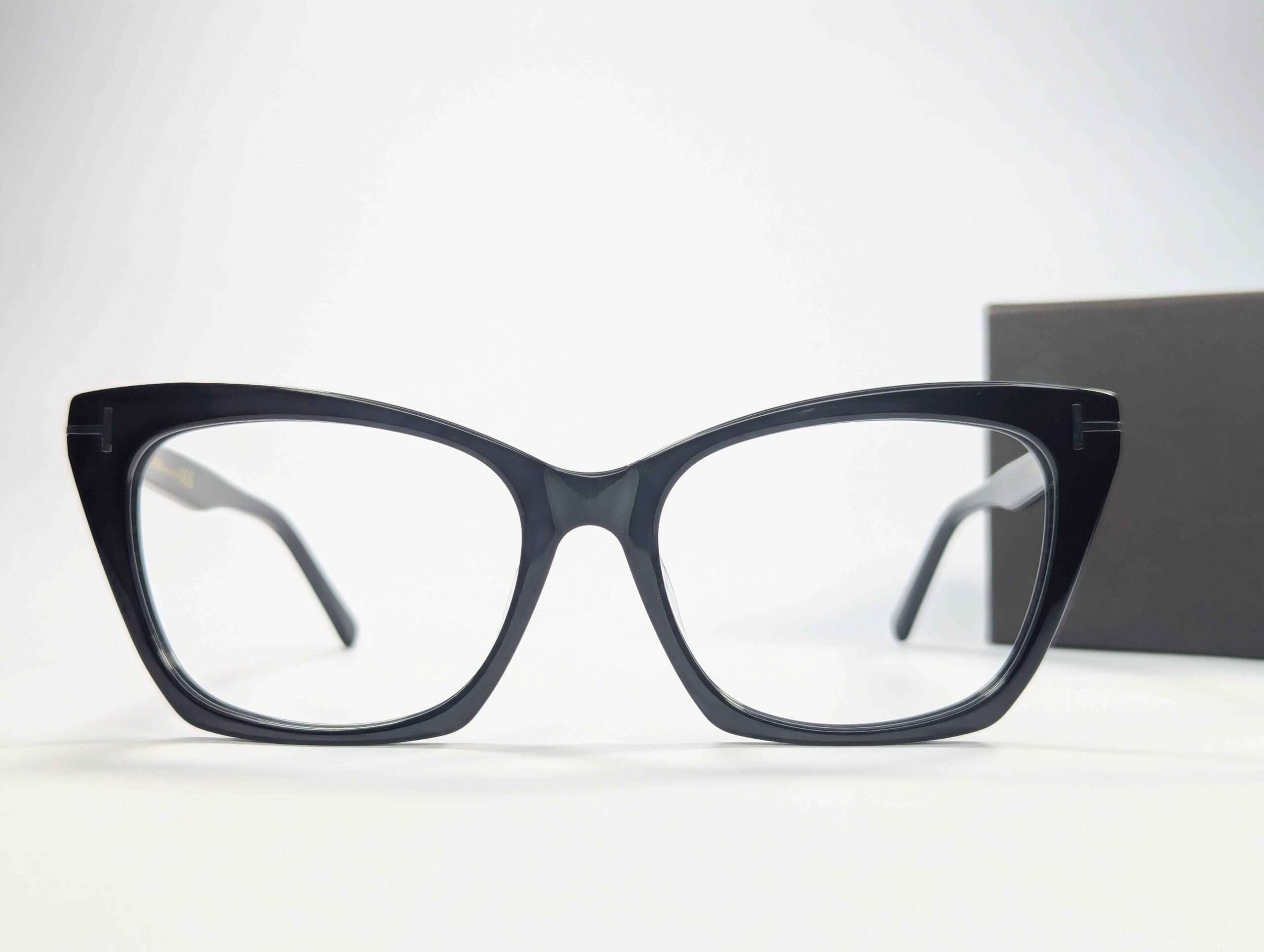 Tom Ford FT5709B B