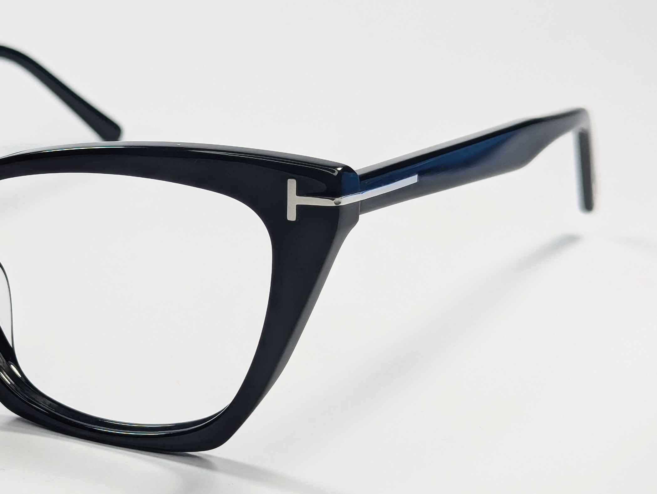 Tom Ford FT5709B B