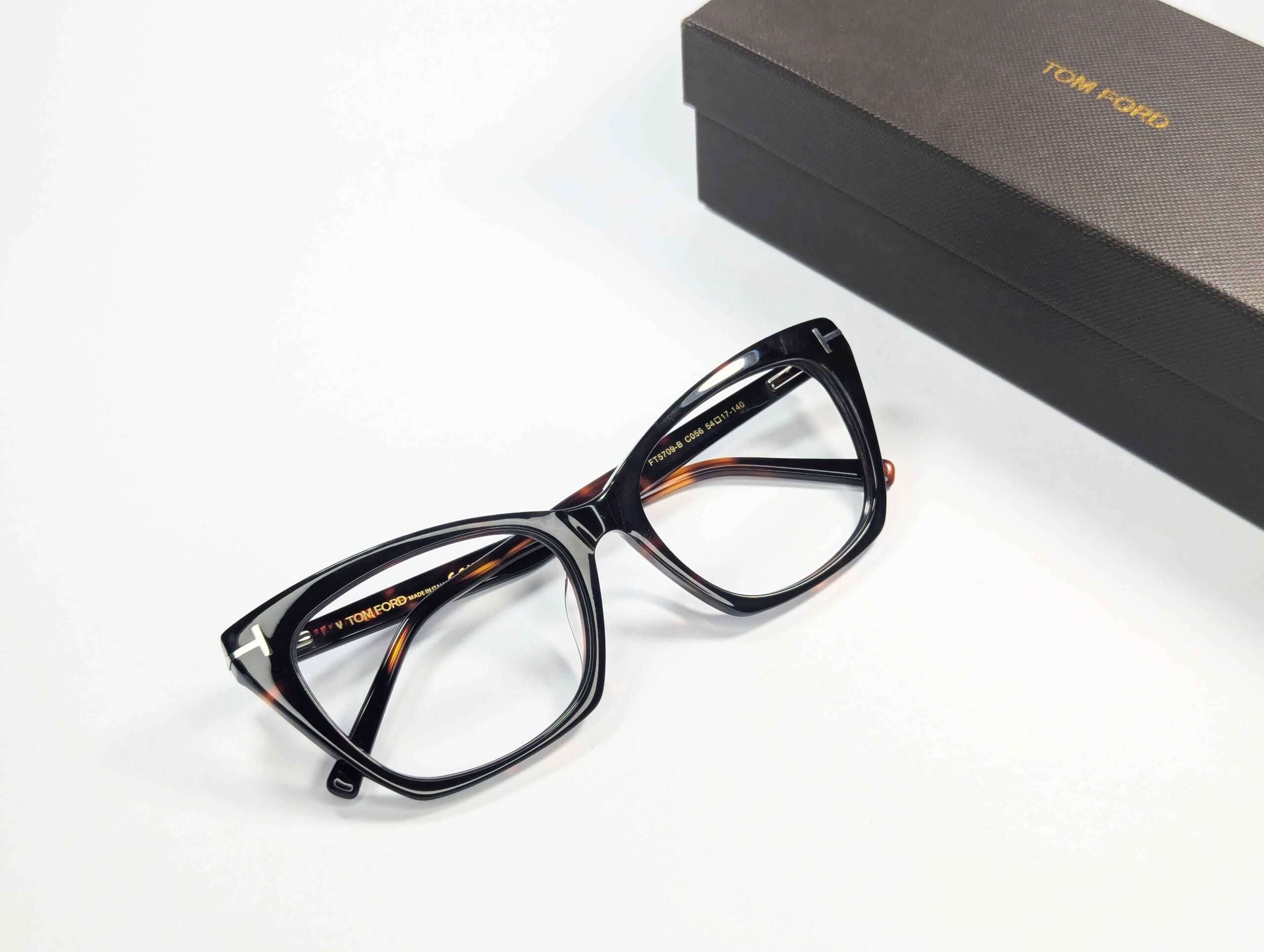 Tom Ford FT5709B