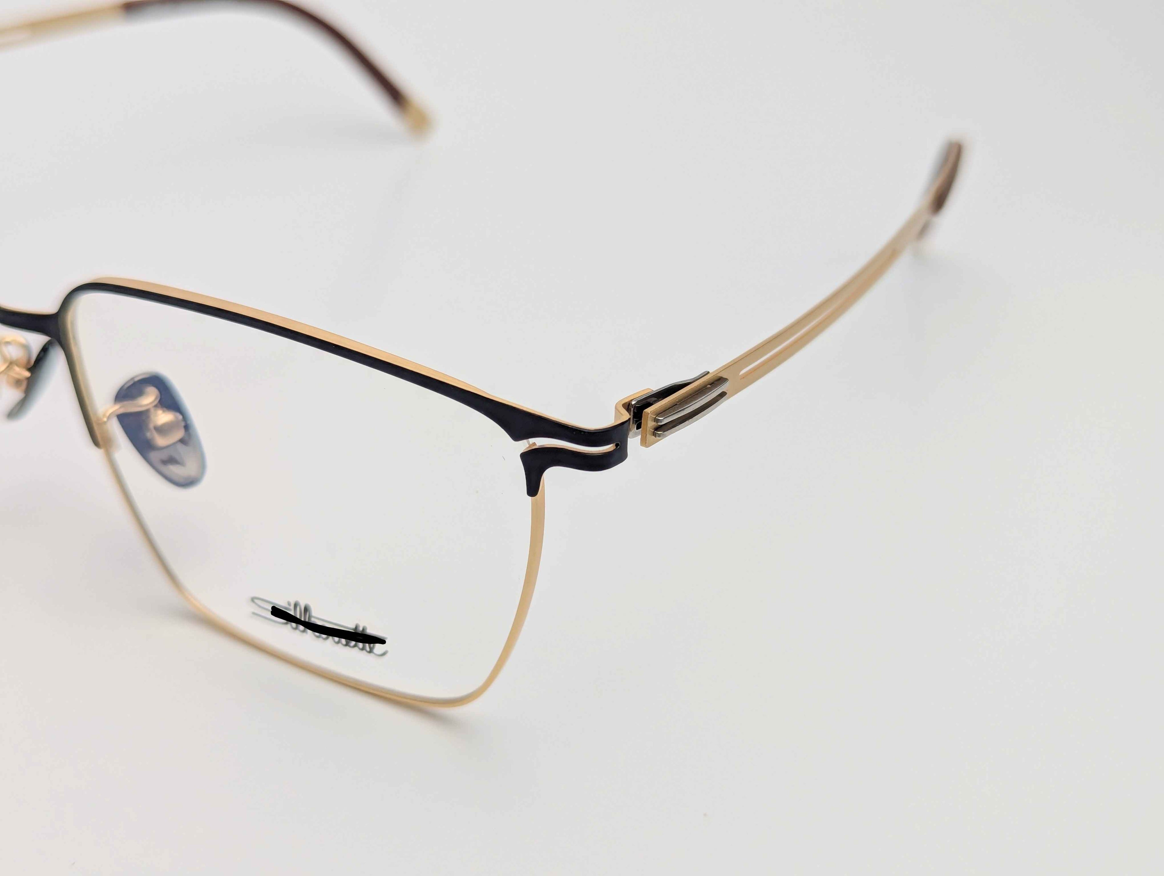 Luxury Titanium D1